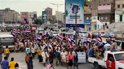 مشاركة جماهيرية حاشدة لوفود ساحل حضرموت في ساحة الاعتصام بالمكلا