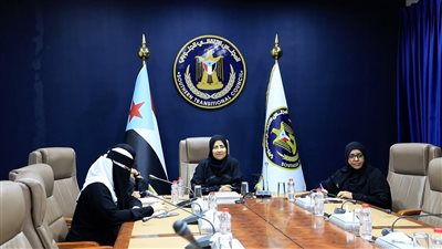 لقاء تشاوري لهيئة المرأة والطفل مع مديري إداراتها في الهيئات التنفيذية بالمحافظات