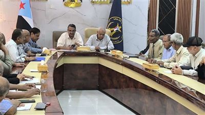 مجلس المستشارين يشدد على وحدة الصف الجنوبي والالتفاف حول القيادة السياسية