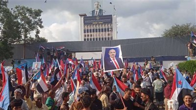 أبناء الجنوب ينفذون مسيرة جماهيرية ووقفة احتجاجية دفاعًا عن مؤسسات الجنوب السياسية(بيان الوقفة الاحتجاجية)